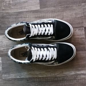 Vans with skulls Old Skool